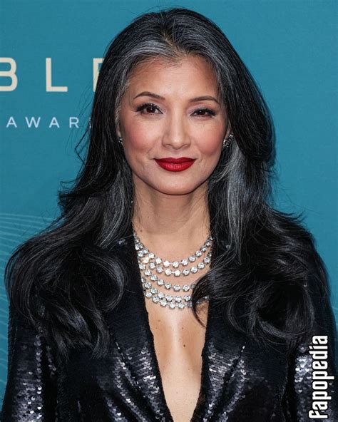 kelly hu naked pictures